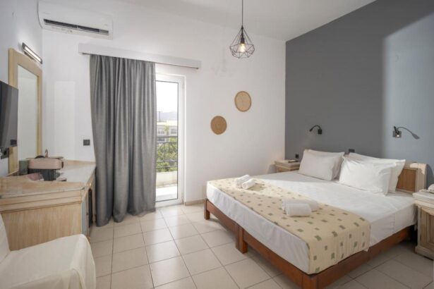 Naiades hotel berdroom